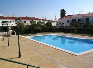 Imagen de la piscina del Apartamentos Alagoa Praia Norte. Foto 5