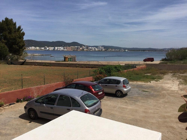 Imagen general del Apartamentos Alba, Bahia San Antonio. Foto 2