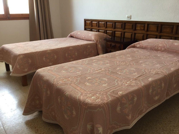 Imagen general del Apartamentos Alba, Bahia San Antonio. Foto 4