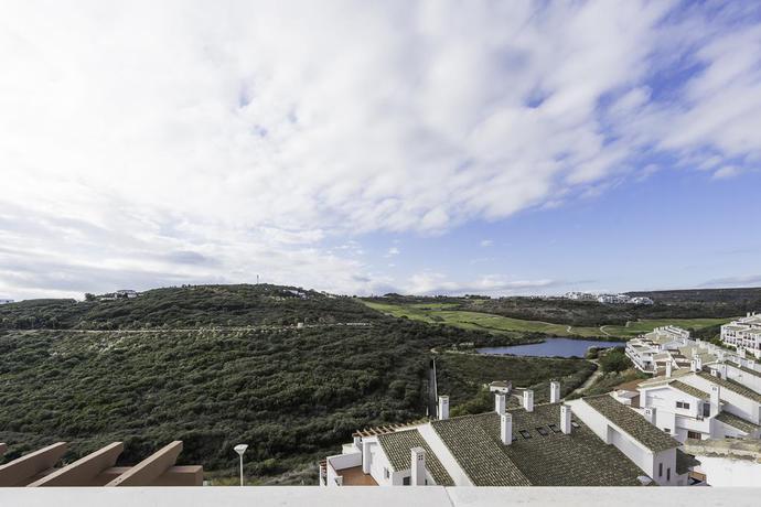 Imagen de los exteriores del Apartamentos Albayt Nueva Alcaidesa. Foto 8