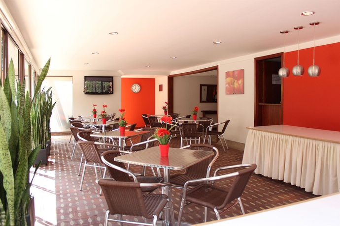 Imagen del bar/restaurante del Apartamentos Alcazar de Oviedo. Foto 2