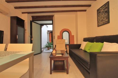 Imagen de la habitación del Apartamentos Alhacaba. Foto 3