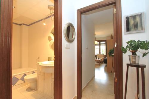 Imagen de la habitación del Apartamentos Alhacaba. Foto 4