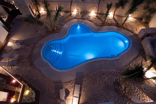 Imagen de la piscina del Apartamentos Alhambra Boutique By Tam Resorts. Foto 9