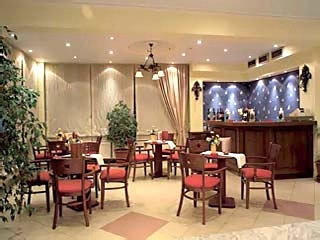 Imagen del bar/restaurante del Apartamentos Alkyonis Studios. Foto 2
