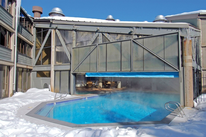 Imagen de la piscina del Apartamentos All Seasons Condominiums By All Seasons Resort Lodging. Foto 16