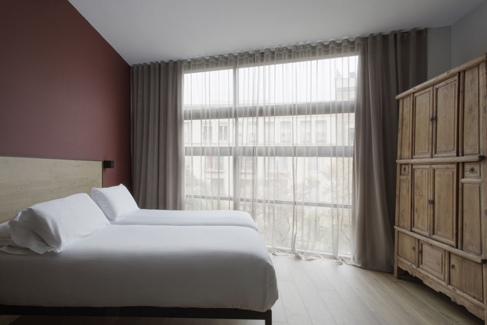 Imagen de los interiores del Apartamentos Allada Barcelona. Foto 13