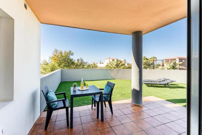 Imagen de la habitación del Apartamentos AlmeriaSuite Palm Beach Pool and Golf. Foto 9