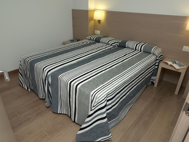 Imagen de la habitación del Apartamentos Almirall Apartaments. Foto 5