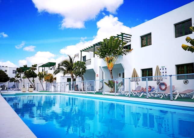 Imagen de la piscina del Apartamentos Aloe, Puerto del Carmen. Foto 11