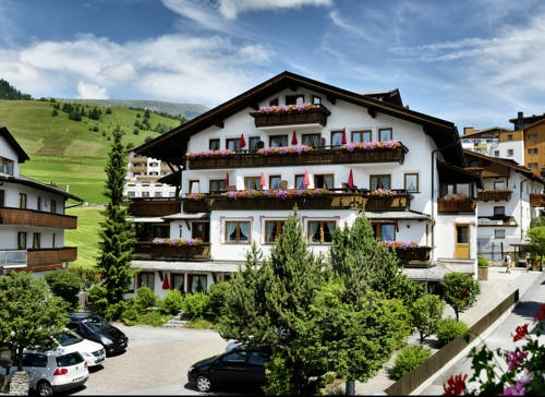 Imagen general del Apartamentos Alpina, Sankt Zeno. Foto 7