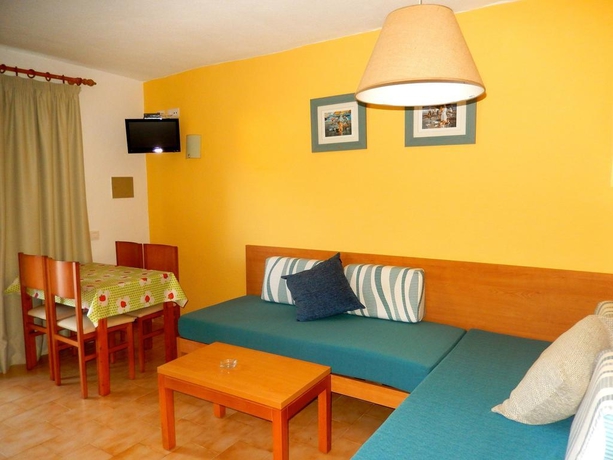 Imagen general del Apartamentos Alta Galdana Playa. Foto 13