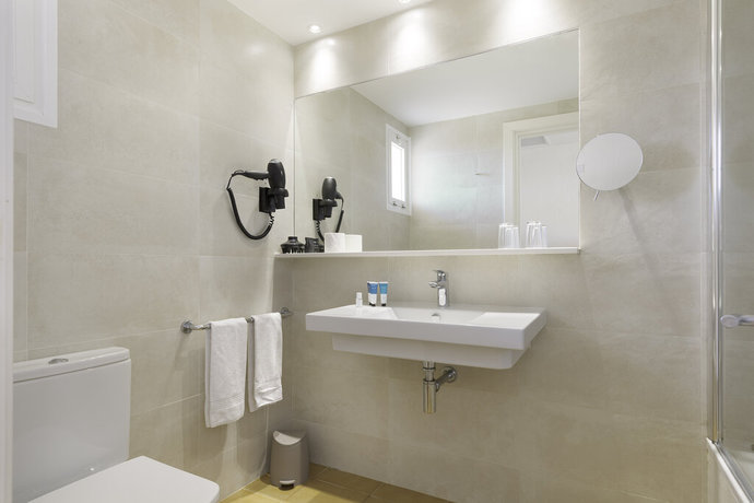 Imagen de la habitación del Apartamentos AluaSun Mediterr&aacute;neo - Hyatt Inclusive Collection. Foto 8