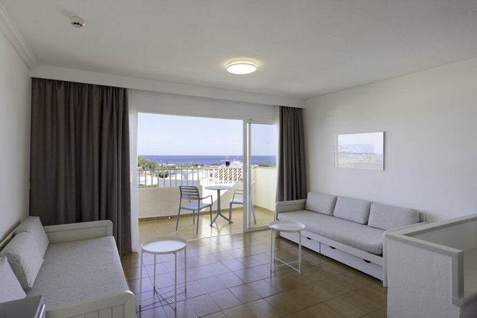 Imagen de la habitación del Apartamentos Aluasun Mediterráneo Hotel. Foto 6