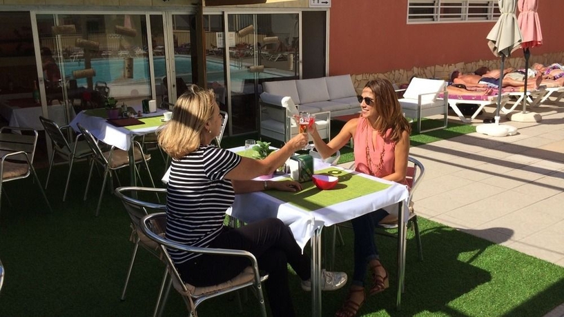 Imagen del bar/restaurante del Apartamentos Amazonas, Playa del Inglés. Foto 5