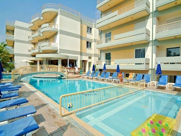 Imagen general del Apartamentos Angela, Cos Ciudad. Foto 7