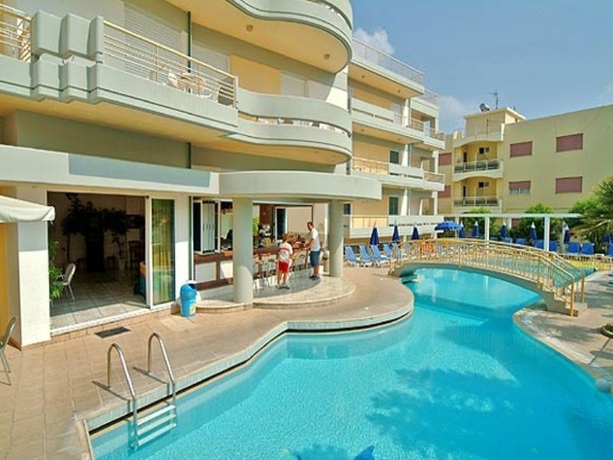 Imagen general del Apartamentos Angela. Foto 3