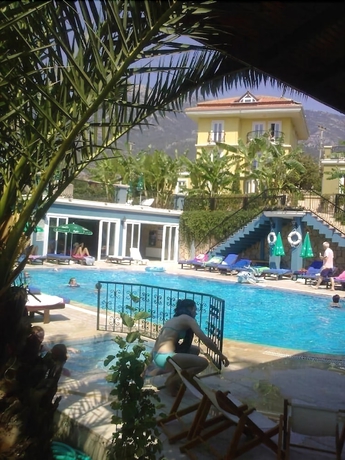 Imagen de la piscina del Apartamentos Antas Deluxe Apartments. Foto 18