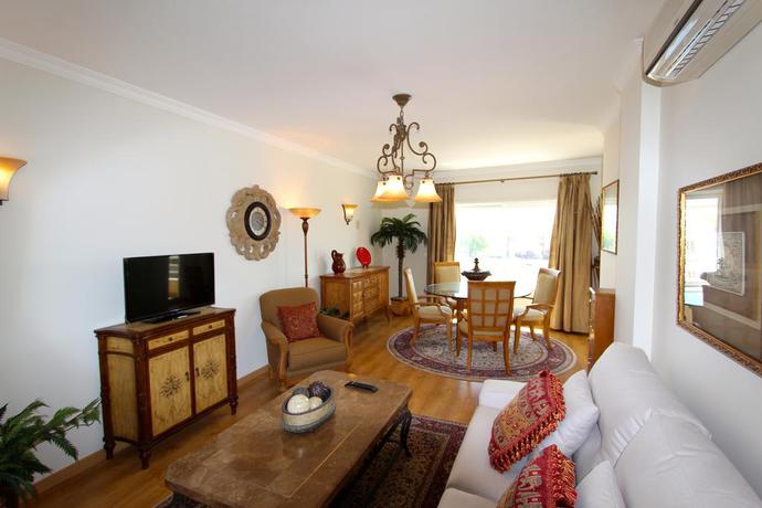 Imagen de los interiores del Apartamentos Antelius. Foto 10