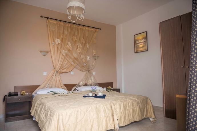 Imagen de la habitación del Apartamentos Antonios Hotel. Foto 6