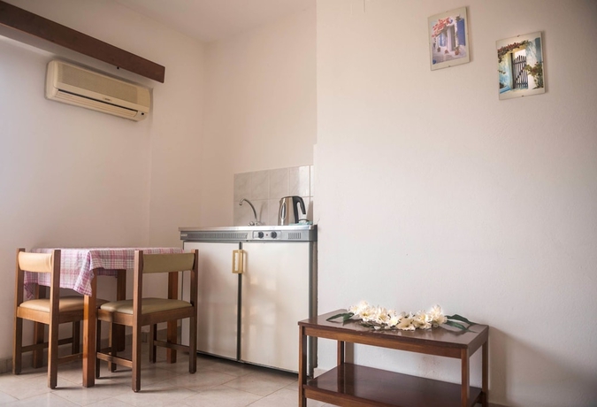 Imagen de la habitación del Apartamentos Antonios Hotel. Foto 7