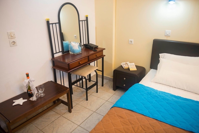 Imagen de la habitación del Apartamentos Antonios Hotel. Foto 14