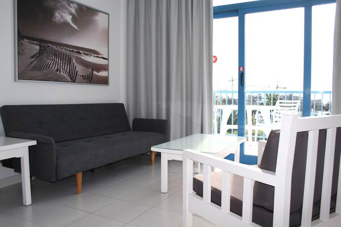 Imagen de la habitación del Apartamentos Apartahotel Costa Volcán. Foto 5