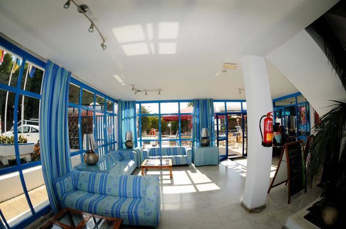 Imagen de los interiores del Apartamentos Apartahotel Costa Volcán. Foto 19