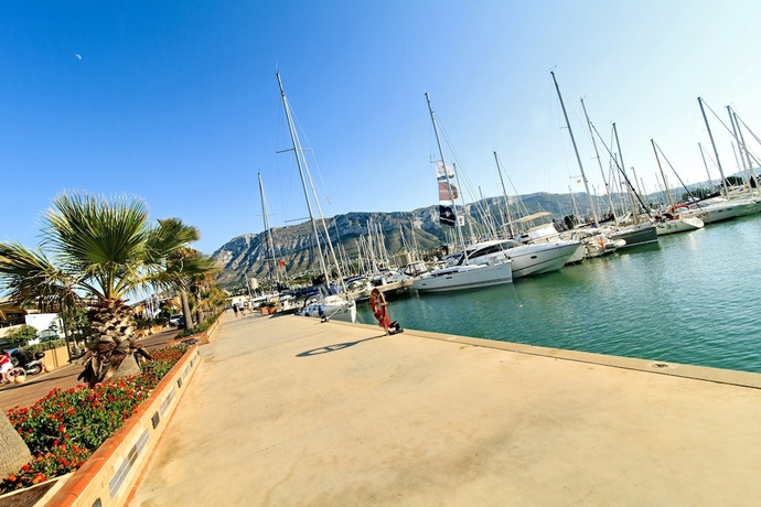 Imagen de los exteriores del Apartamentos Apartamentos Almadraba. Foto 12