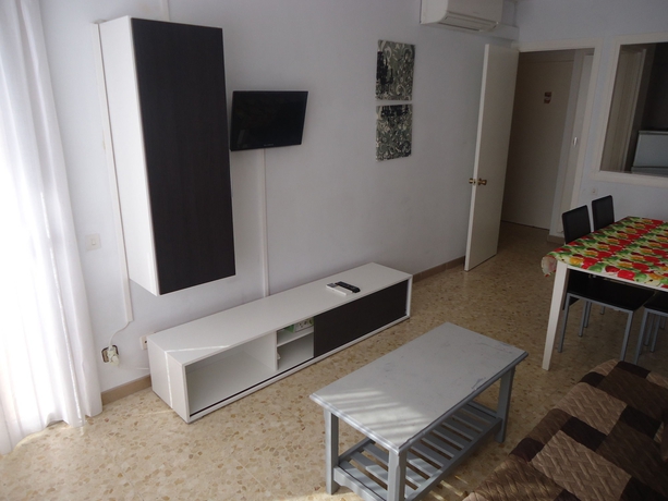 Imagen de los interiores del Apartamentos Apartamentos Antillas Fenals. Foto 14