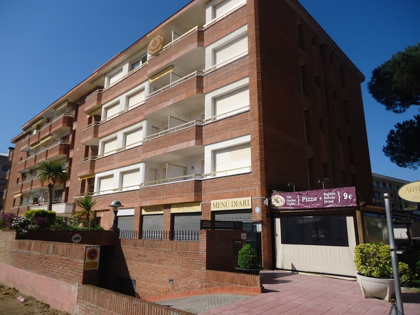 Imagen de los exteriores del Apartamentos Apartamentos Antillas Fenals. Foto 12