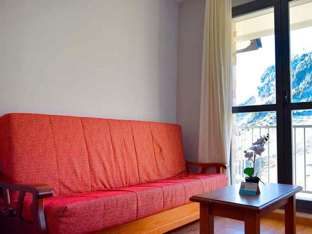 Imagen general del Apartamentos Apartamentos Candanchú 3000. Foto 15
