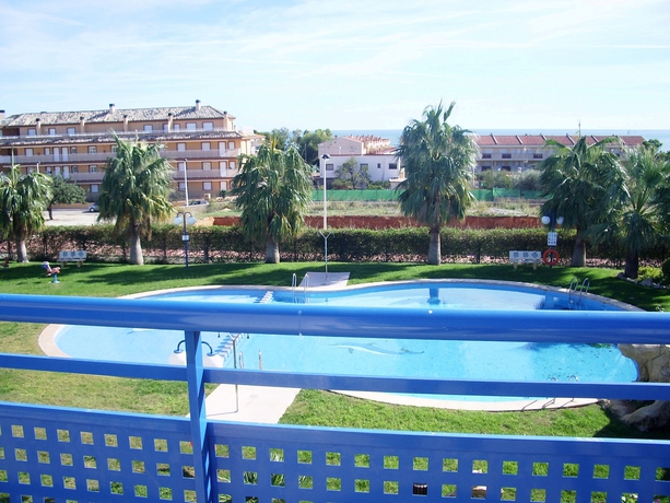 Imagen de la piscina del Apartamentos Apartamentos Cargador Beach 3000. Foto 5