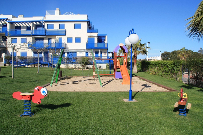 Imagen de los exteriores del Apartamentos Apartamentos Cargador Beach 3000. Foto 4