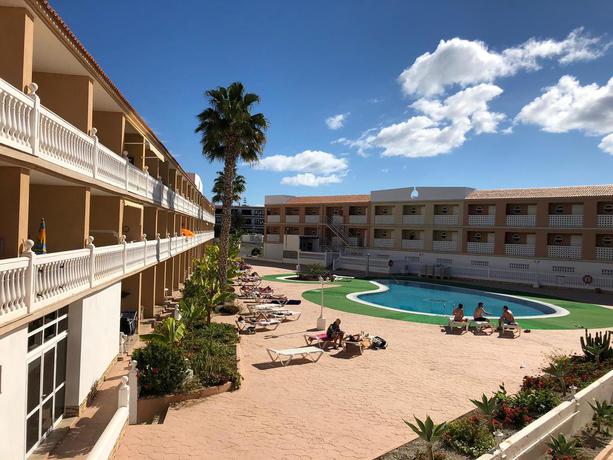 Imagen de los exteriores del Apartamentos Apartamentos Carolina. Foto 17