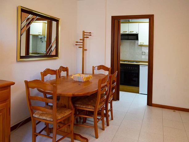 Imagen general del Apartamentos Apartamentos Ciudadela de Jaca 3000. Foto 5