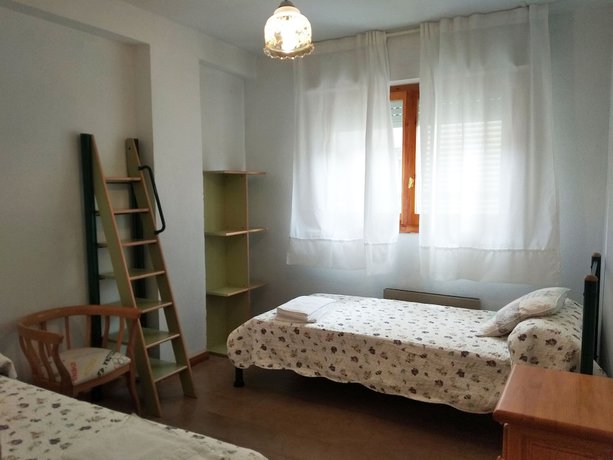 Imagen de la habitación del Apartamentos Apartamentos Ciudadela de Jaca 3000. Foto 15