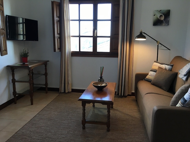 Imagen de los interiores del Apartamentos Apartamentos El Cardeo. Foto 14