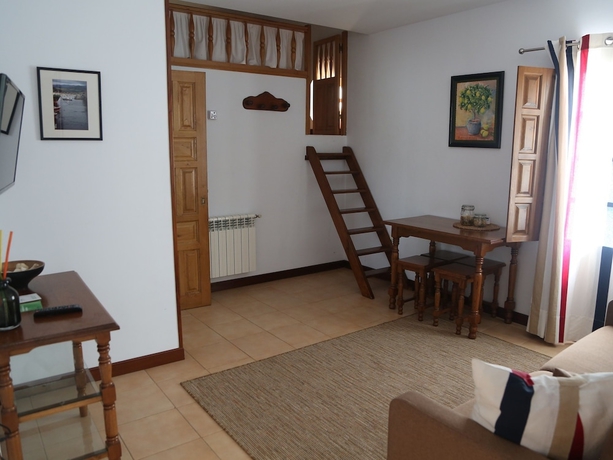 Imagen de los interiores del Apartamentos Apartamentos El Cardeo. Foto 17