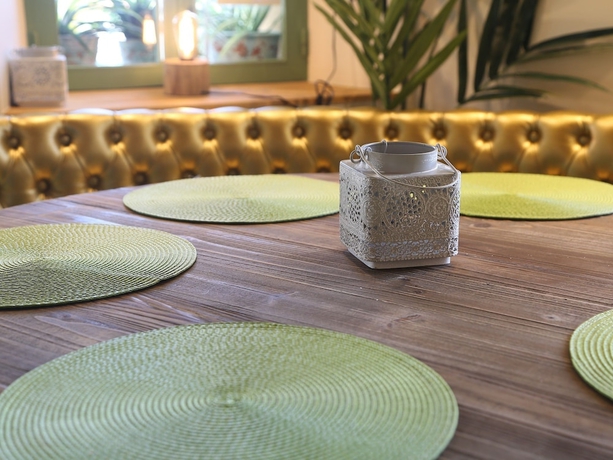 Imagen del bar/restaurante del Apartamentos Apartamentos El Cardeo. Foto 6