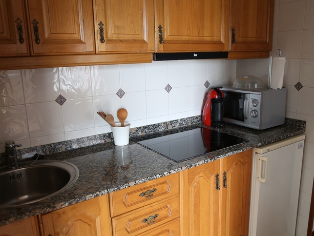 Imagen del bar/restaurante del Apartamentos Apartamentos El Cardeo. Foto 7