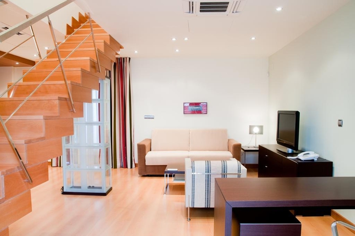 Imagen general del Apartamentos Apartamentos Maria Luisa. Foto 6