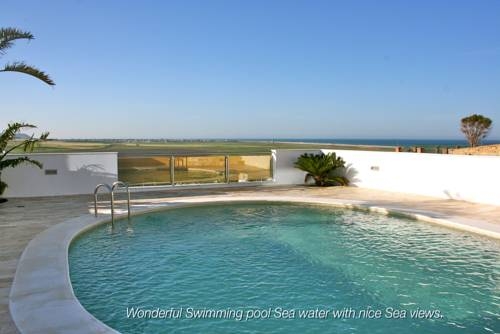 Imagen de la piscina del Apartamentos Apartamentos Mirador del Prado. Foto 4