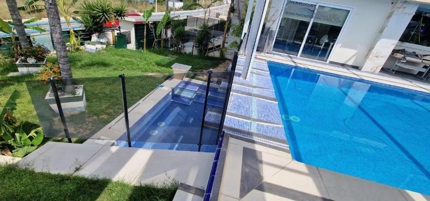 Imagen general del Apartamentos Apartamentos Oasis de la Cala. Foto 1