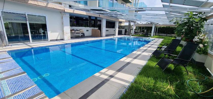 Imagen general del Apartamentos Apartamentos Oasis de la Cala. Foto 2