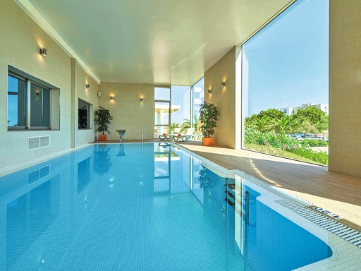 Imagen de la piscina del Apartamentos Apartamentos Pil.lari Playa. Foto 8