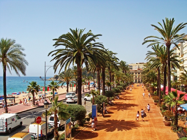 Imagen de los exteriores del Apartamentos Apartamentos Saint Trop. Foto 6