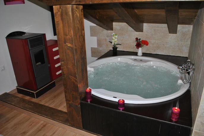 Imagen de los interiores del Apartamentos Apartamentos Spa Casco Histórico de Isla - ALOJATEISLA. Foto 25