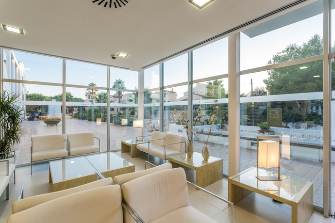 Imagen de los interiores del Apartamentos Apartaments Cales De Ponent. Foto 18