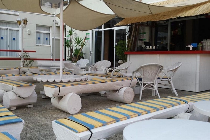 Imagen general del Apartamentos Apartaments Mar Blau. Foto 2